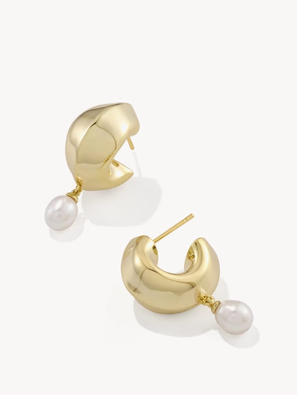NWT Kendra Scott Oakland Pearl Earrings